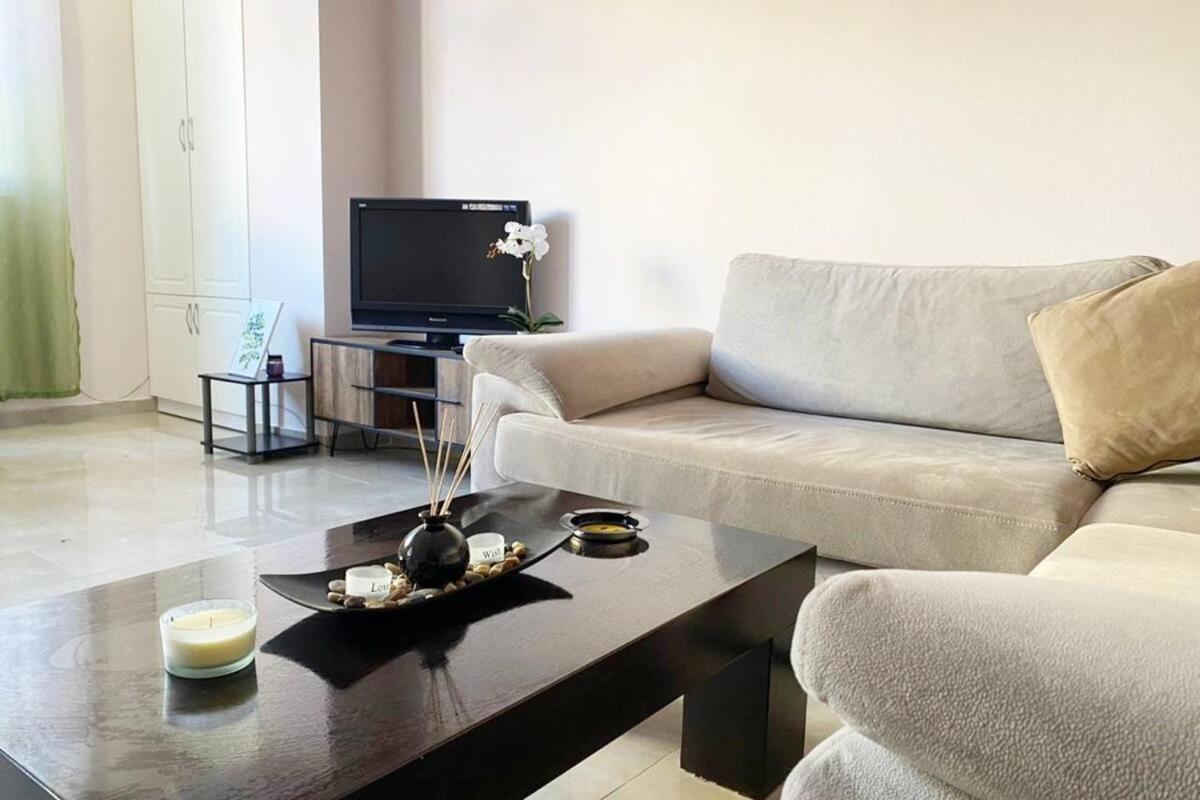 Ultra Apartments 'New Baazar 2' Tirana Exteriör bild