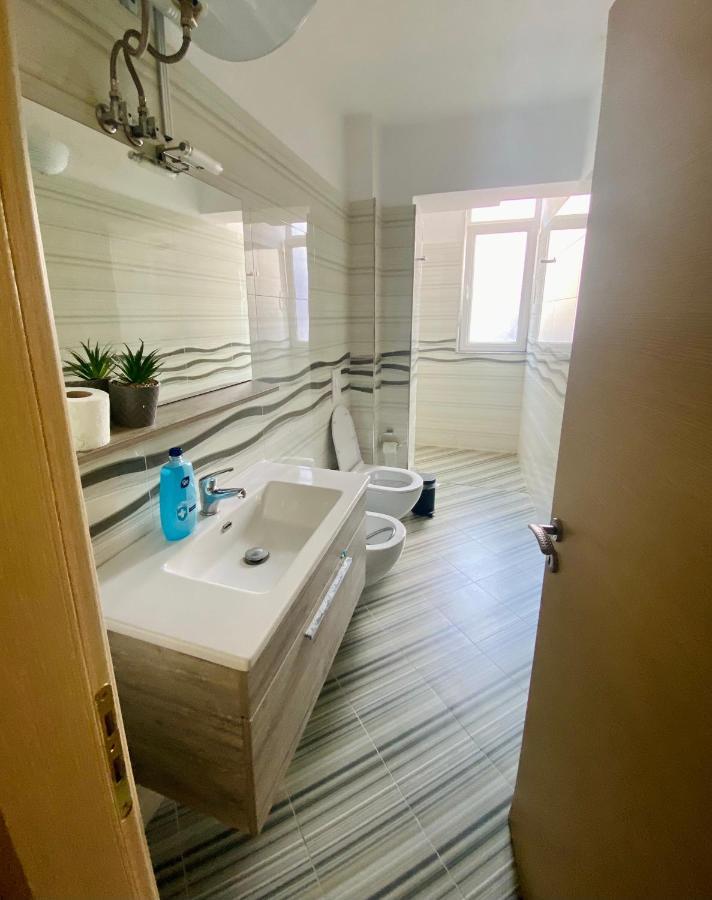 Ultra Apartments 'New Baazar 2' Tirana Exteriör bild